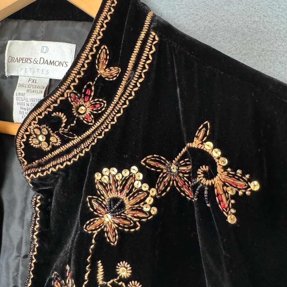 Draper’s & Damon’s Petites Black Velvet Beaded Embroidered Jacket PXL - Picture 9 of 11